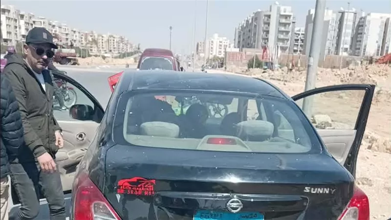 مصرع ديلفرى صدمته سيارة نقل ذكى أثناء توصيل الفنان محمد نجاتى 