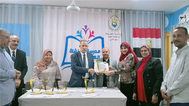 وكيل وزارة التعليم بأسيوط يفتتح معرض 