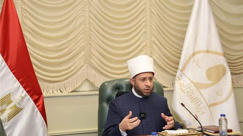 وزير الأوقاف يلقي محاضرة لكبار منسوبي اتحاد إذاعات وتلفزيونات دول التعاون