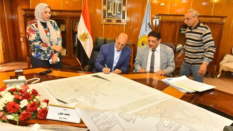 محافظ أسيوط يعتمد مخططات تفصيلية لـ 3 قرى بالقوصية ويعلن إنجاز 231 قرية ضمن خط