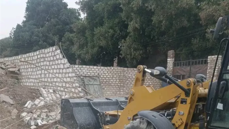 حملات مكثفة بأسوان لإزالة التعديات.. وتوجيهات حاسمة بالتصدي الفوري للمخالفات
