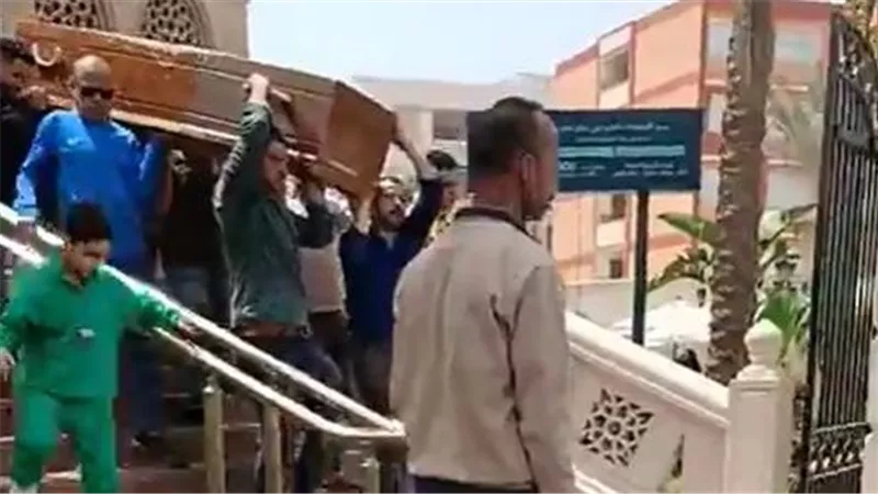 تشييع جنازة شقيقة شريف علي لاعب كرة السلة بالنادي الأهلي بمسجد الرحمن الرحيم 