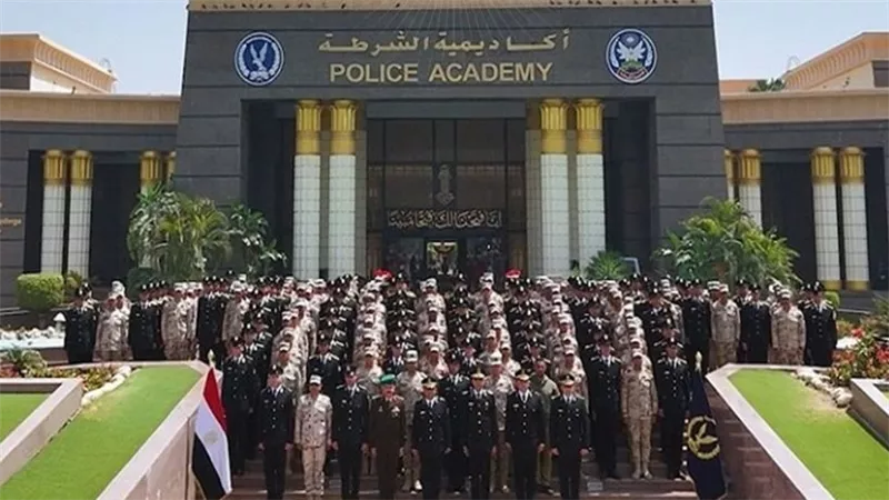  مشهد يجسد التكامل.. الداخلية تنظم  برنامجا للمعايشة بين طلاب الشرطة والحربية 