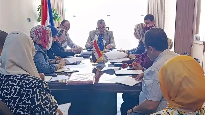 محافظ أسوان يوجه بالاستعداد المبكر لجائزة مصر للتميز الحكومي