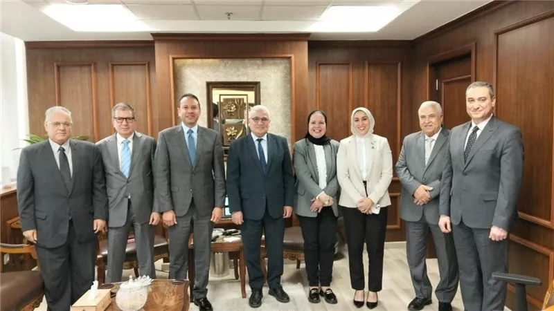 النائبة أمل عصفور تبحث تطوير منظومة التأمينات الاجتماعية 