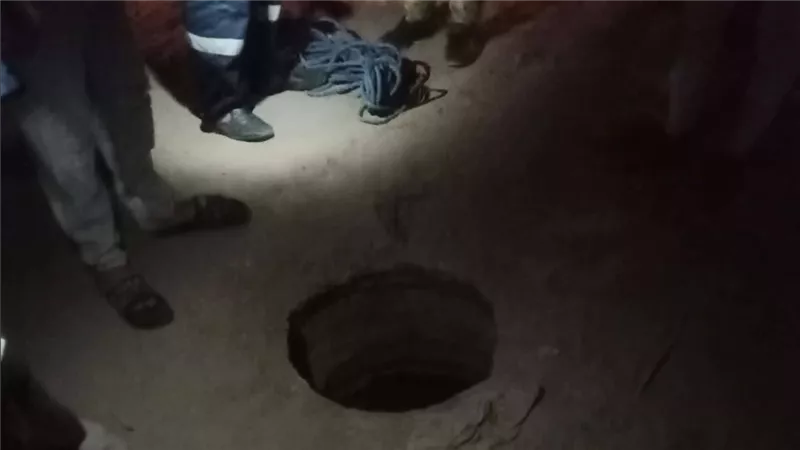 لليوم الثالث استمرار البحث عن جثمان مسن سقط داخل بالوعة صرف بالشرقية