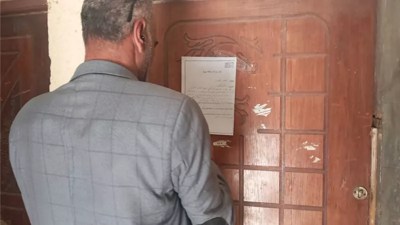 إنذارات بيئية لسكان 24 أكتوبر بفيصل بالسويس بسبب مخالفات النظافة والصرف 