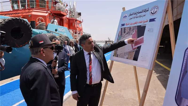 الفريق أسامة ربيع يشهد تدشين وحدات بحرية جديدة بشركة التمساح لبناء السفن 