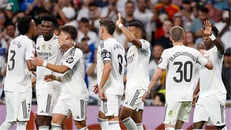 بفرمان من بيريز.. ريال مدريد يحدد سعر بيع نجمه.. وأياكس الأقرب لضمه