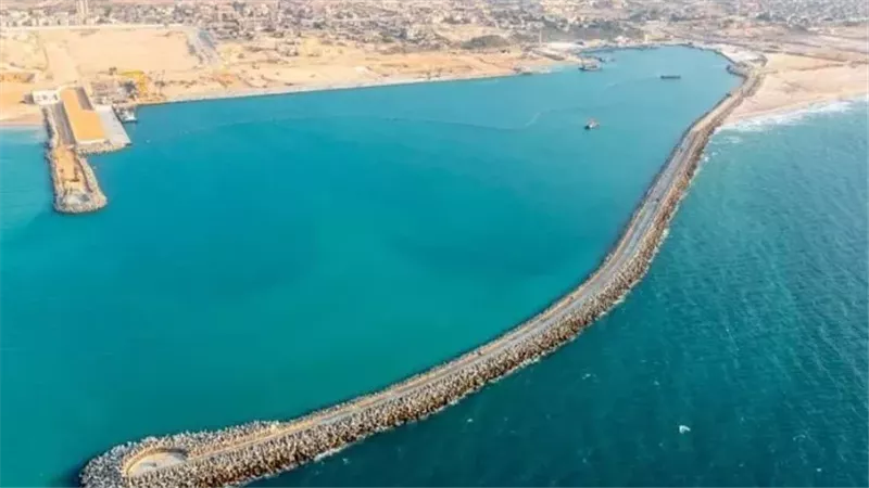 إغلاق ميناء العريش بسبب سوء الأحوال الجوية وارتفاع الأمواج