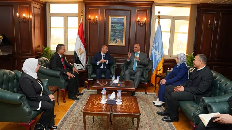 وزير العمل ومحافظ الإسكندرية يبحثان تعزيز فرص التشغيل والتدريب المهني