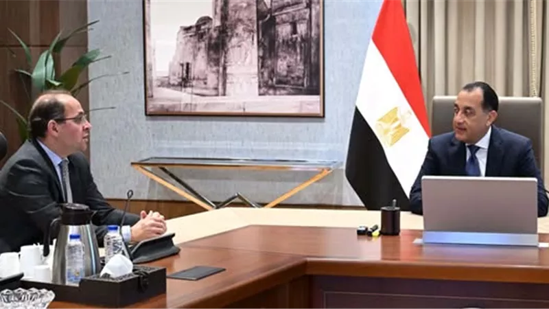 مدبولي يتابع مع كجوك أبرز لقاءات واشنطن ويؤكد استمرار نمو الاقتصاد المصري