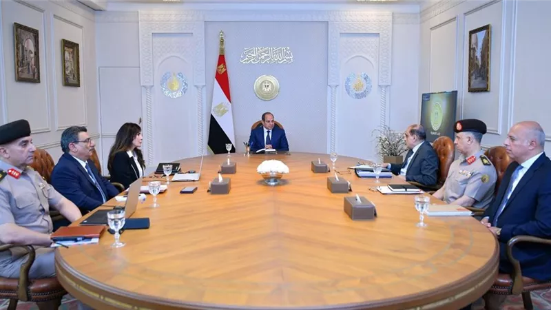الرئيس السيسي يوجه بوضع جداول زمنية محددة للمشروعات وتذليل عقبات الاستثمار
