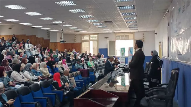 «ترشيد استهلاك الكهرباء».. الإسكندرية للتوزيع تنظم ندوة طلاب الخدمة الاجتماعية