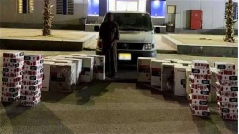 أمن مطروح يضبط عاطلا بحوزته 12 ألف عبوة سجائر مجهولة المصدر