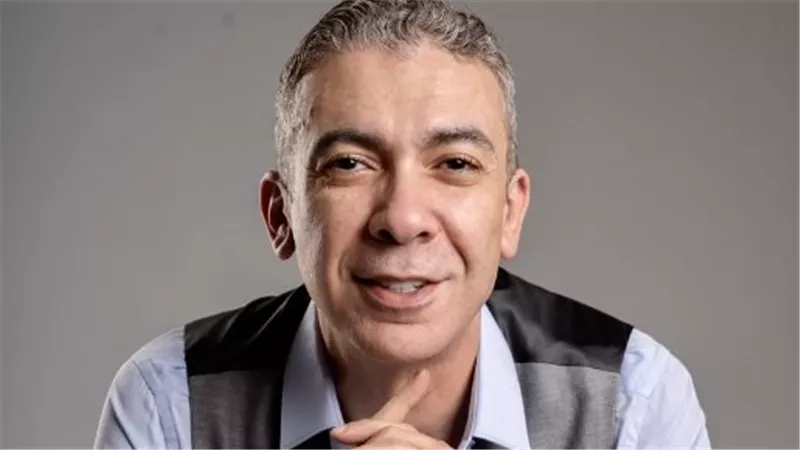بعد دقائق من نشره.. محامي ضياء العوضي يحذف منشور نفي الوفاة 