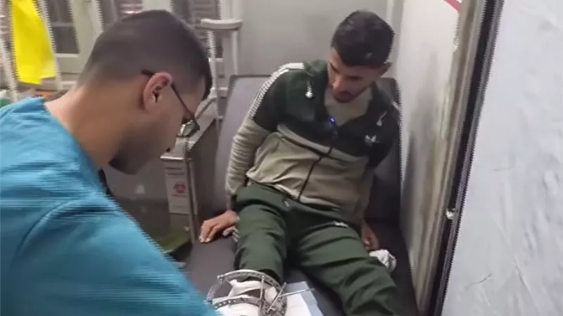 «استغاثة».. جريح فلسطيني: احتاج للعلاج في الخارج والمعابر مغلقة