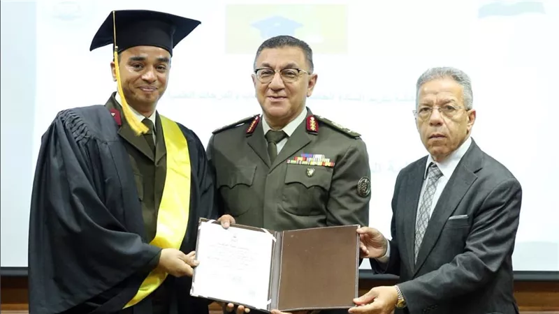 الأكاديمية العسكرية تنظم احتفالية لتسليم الشهادات وتكريم المتميزين من الأطباء