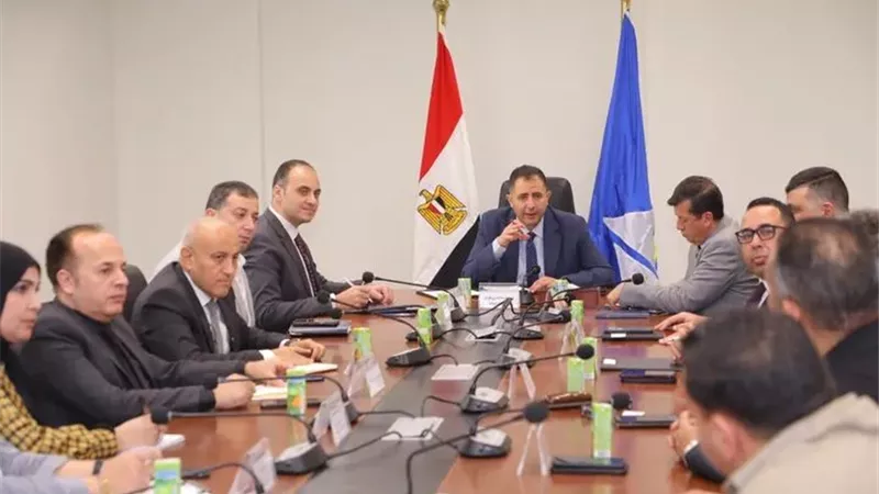 محافظ دمياط يتابع تنفيذ توصيات مؤتمر الطاقة النظيفة لتعزيز التحول الأخضر