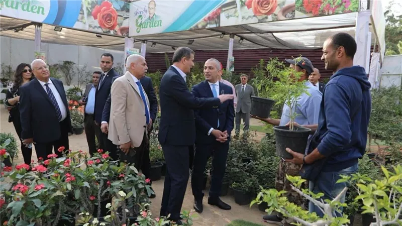 وزير الزراعة يتفقد معرض زهور الربيع ويشيد بالإقبال الجماهيري الكثيف 