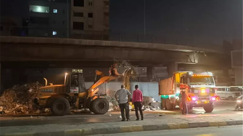 محافظة الجيزة ترفع ٢٢٥٠ طن مخلفات من المنشية وحرم الدائري بالمنيب 
