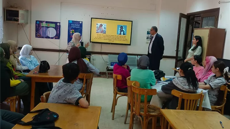 تعليم بنى سويف تنظم تدريب توعوي للطالبات حول مخاطر الإنترنت بمركز التطوير