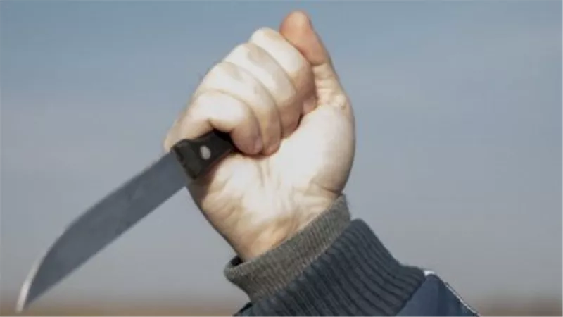 إصابة عامل بطعنة نافذة بالصدرعلى يد شقيقه فى أبو النمرس