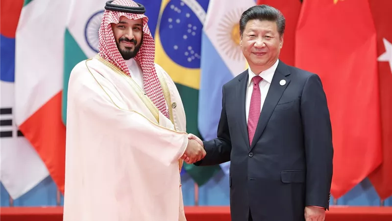 ولي العهد السعودي والرئيس الصيني يشددان على أهمية إبقاء مضيق هرمز مفتوحًا