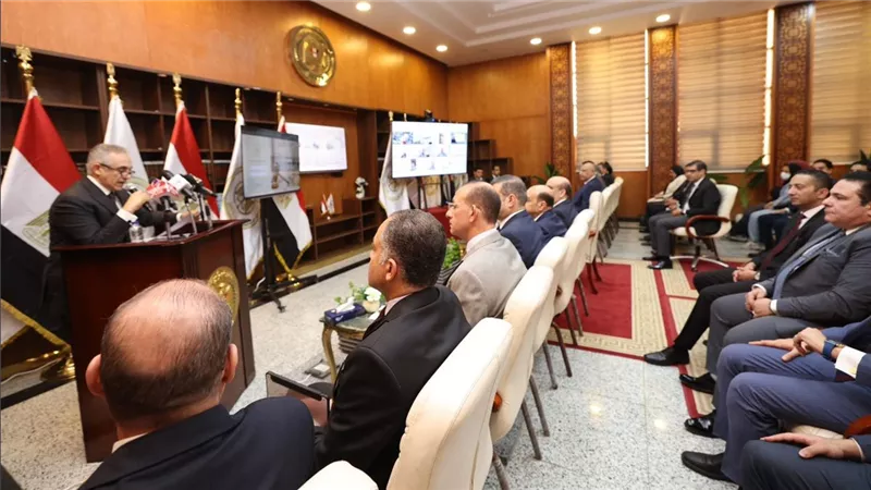 وزير العدل يدشن منظومة الربط الإلكتروني لتعليق الخدمات الحكومية للممتنعين عن سداد النفقة بمحكمة شمال القاهرة.. ويؤكد: لا تهاون في حقوق الأسرة