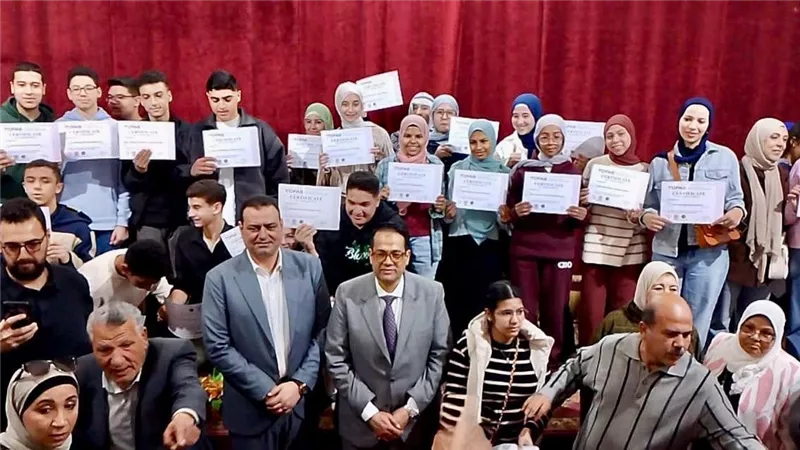 وزير التعليم يهنئ طلاب الثانوية الحاصلين على شهادات معتمدة من اليابان