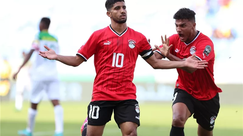 مصدر بالأهلي يكشف حقيقة مفاوضات الأحمر مع إبراهيم عادل نجم منتخب مصر 