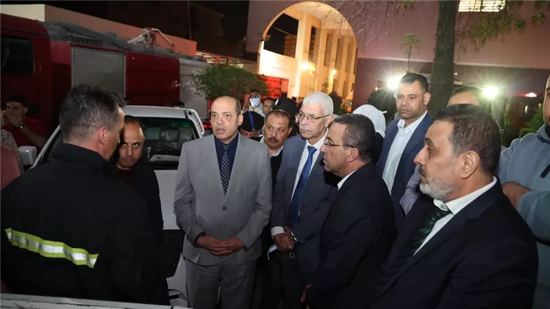 محافظ المنوفية يتفقد موقع حريق مخزن أدوية بمعهد الكبد القديم بشبين الكوم