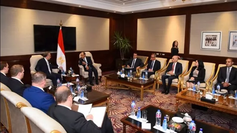 مصر تدعو لتسوية بين أمريكا وإيران لتعزيز الاستقرار.. رسائل هامة لفريق ترامب