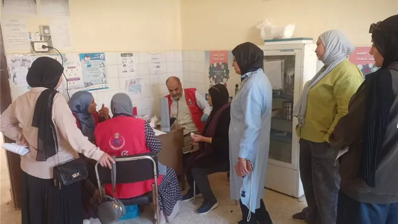 قافلة طبية بمدرسة عبد الرحمن بن عوف بالسويس ضمن مبادرات الصحة الرئاسية