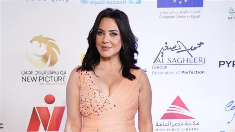 سلاف فواخرجي بعد تكريمها من المركز الكاثوليكي: يكفيني إني واحدة منكم