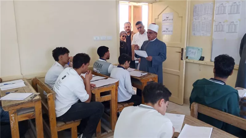 إجراء امتحانات النقل الثانوي بمعاهد السويس الأزهرية وسط أجواء هادئة