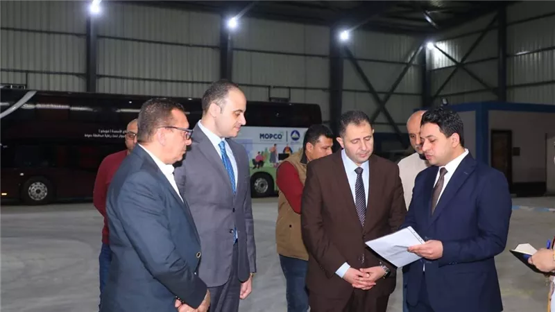 توريد سيارات مكبس وكشافات ليد لتعزيز النظافة وتحسين الإضاءة العامة بدمياط