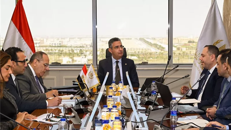 وزير التموين يبحث مع 