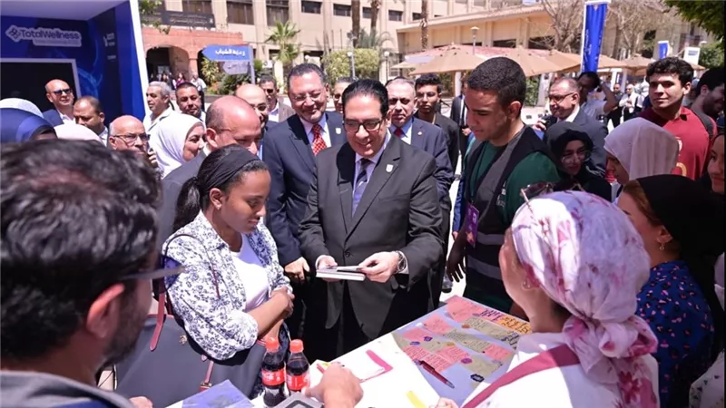 جامعة القاهرة: طب قصر العيني تحتضن فعاليات الملتقى التوظيف والتدريب