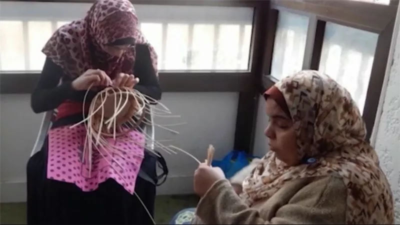 «المكفوفين في سوق العمل».. جمعية خيرية تدعم فاقدي البصر وتعلمهم حرفا يدوية