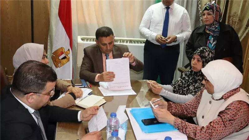 محافظ القليوبية يعقد لقاءه الأسبوعي بالخانكة لبحث مطالب المواطنين 