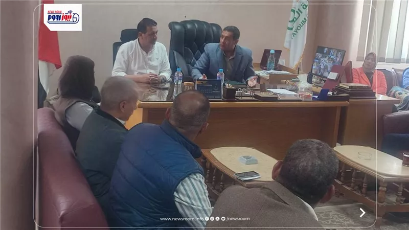 سكرتير عام الفيوم المساعد يتابع ملف المتغيرات المكانية بيوسف الصديق