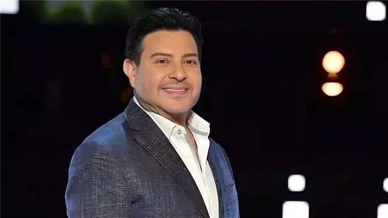 وفاء عامر تدعو للفنان هاني شاكر: بحق الفجر اشفيه وعافيه 