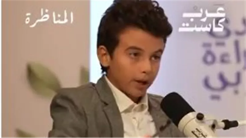 طفلان يقدمان درسا في الوعي باللغة والهوية والانتماء: المذيع الصغير يتألق