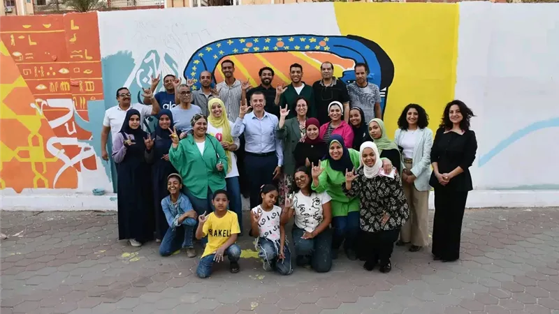 «القوى الناعمة» في أسوان.. تنفيذ جدارية فنية تعكس الهوية البصرية للمحافظة