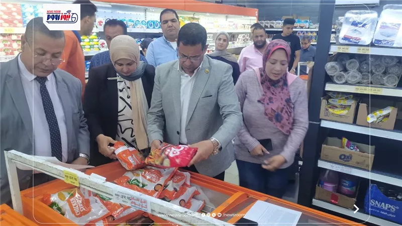 سكرتير عام الفيوم يتفقد أسواق أبشواي لضبط الأسعار وجودة السلع