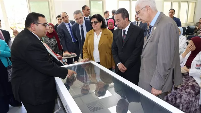 محافظ المنوفية ورئيس الجامعة يفتتحان المستشفى البيطرى 