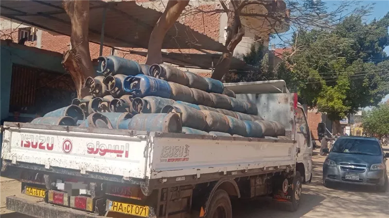 ضبط 332 أسطوانة غاز منزلي قبل بيعها بالسوق السوداء بالمنوفية  