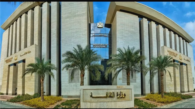 الثقافة تحتفي باليوم العالمي للكتاب بفعاليات متنوعة وخصومات مختلفة