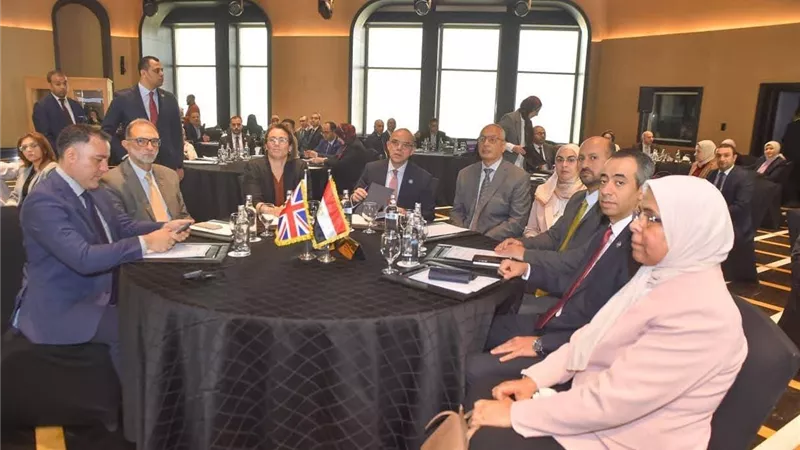 وزير الاستثمار يطلق بوابة إجراءات التجارة الخارجية لتعزيز الشفافية والتصدير